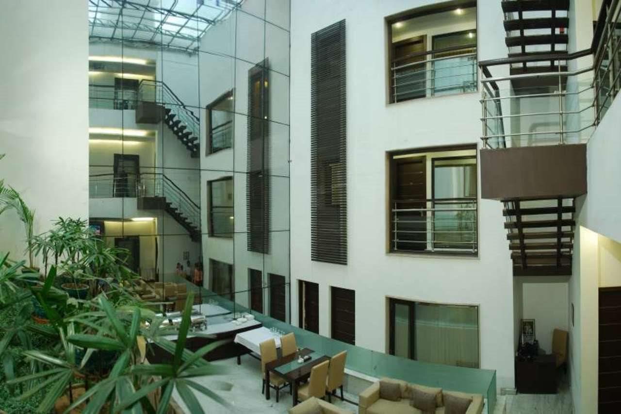 Hotel La Suite Nuova Delhi Esterno foto