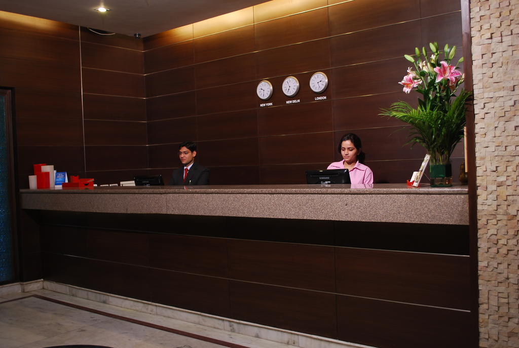 Hotel La Suite Nuova Delhi Esterno foto