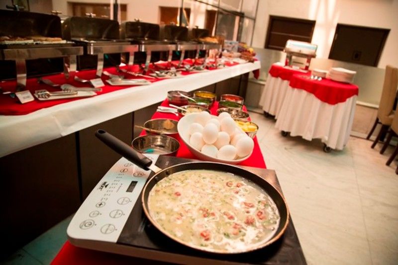 Hotel La Suite Nuova Delhi Esterno foto