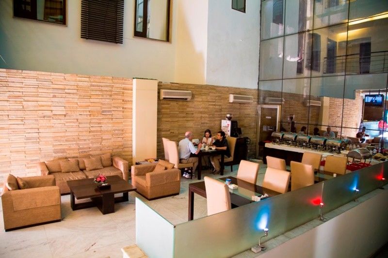 Hotel La Suite Nuova Delhi Esterno foto