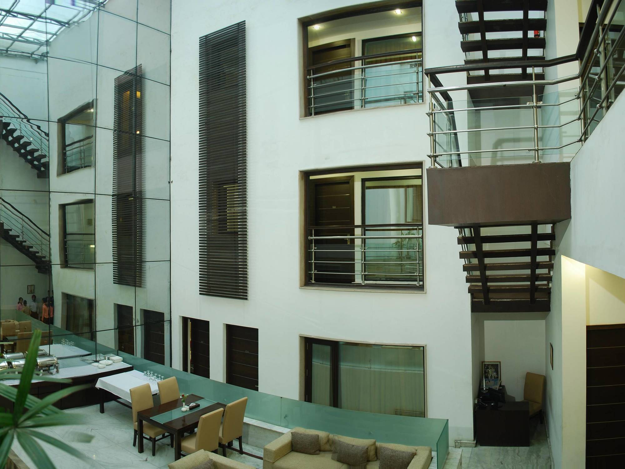 Hotel La Suite Nuova Delhi Esterno foto